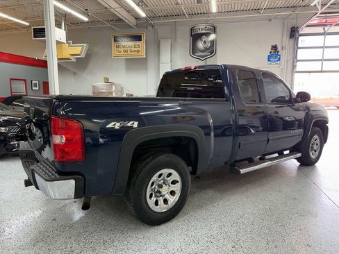 Used 2010 Chevrolet Silverado 1500 LT AWD/4WD image 6