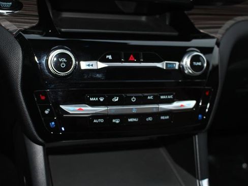 Used 2023 Ford Explorer Limited image 20