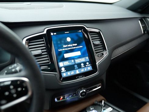 Certified 2024 Volvo XC90 T8 Ultimate AWD/4WD image 14