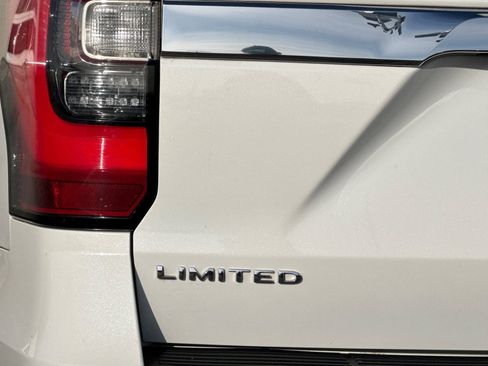 Used 2021 Ford Expedition Limited image 28