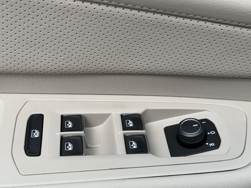 New 2026 Volkswagen Atlas SE FWD image 14