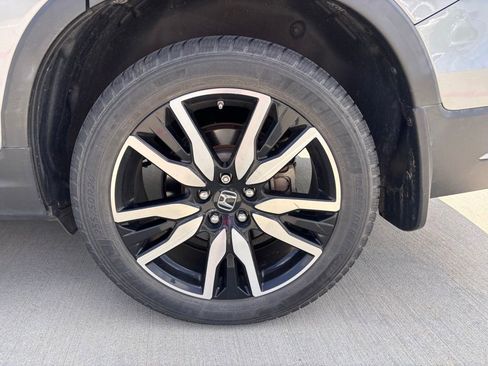 Used 2021 Honda Pilot Touring image 11