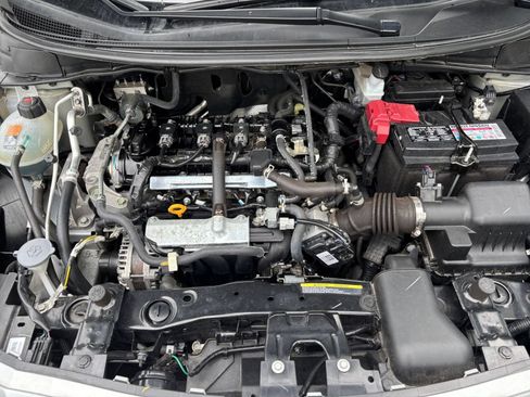 Used 2025 Nissan Versa SV FWD image 31
