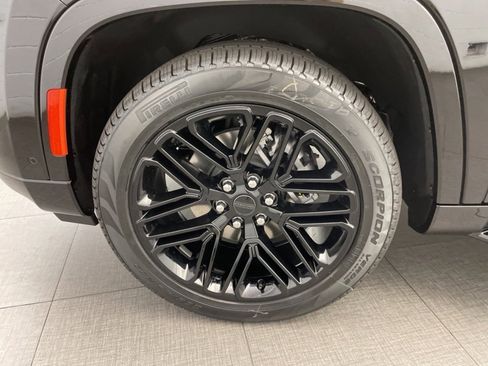 New 2025 Jeep Wagoneer Series II w/ Premium Group I image 10