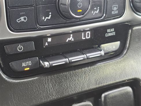 Used 2020 Chevrolet Tahoe LT image 37