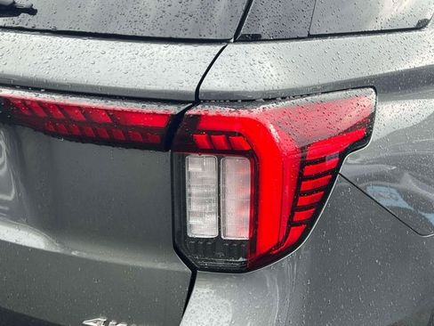 Used 2026 Ford Explorer Active AWD/4WD image 10