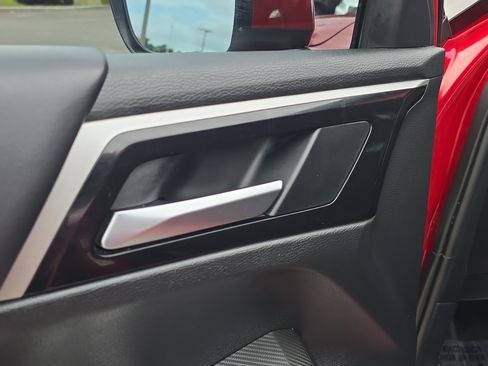 Used 2024 Mitsubishi Outlander SE FWD image 19