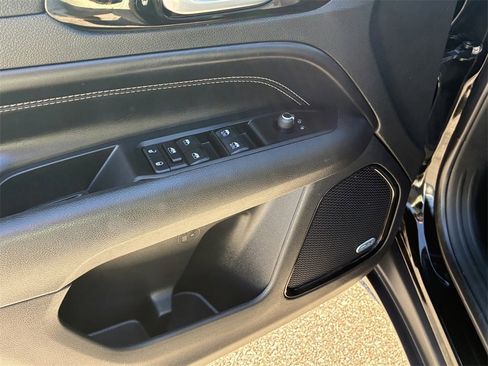 Used 2022 Jeep Compass Altitude w/ Sun and Sound Group image 15