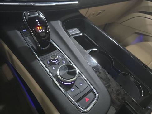 Used 2023 Cadillac Escalade Premium Luxury RWD image 20