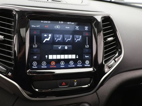 Used 2022 Jeep Cherokee Limited image 18