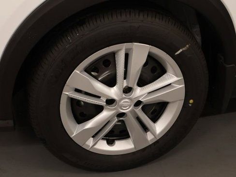 New 2025 Nissan Kicks Play S image 7