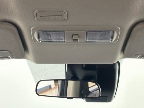 Used 2023 Nissan Titan SV image 29