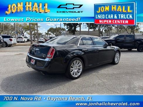 Used 2013 Chrysler 300 C image 7