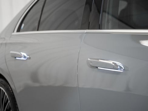 Used 2025 Mercedes-Benz E 350 4MATIC Sedan image 19