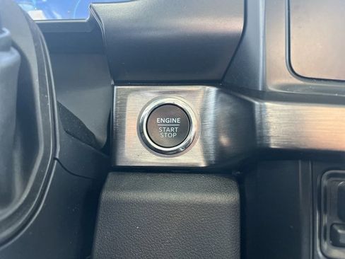 Used 2024 Ford F250 Lariat w/ Chrome Package image 19