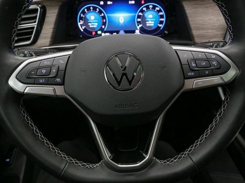 Used 2025 Volkswagen Atlas SEL AWD/4WD image 37