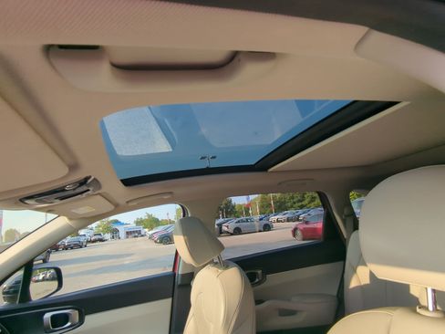 Certified 2022 Kia Sorento S w/ Panoramic Sunroof Package FWD image 19