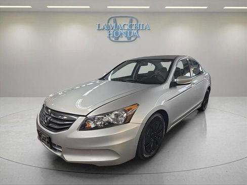 Used 2011 Honda Accord LX image 2