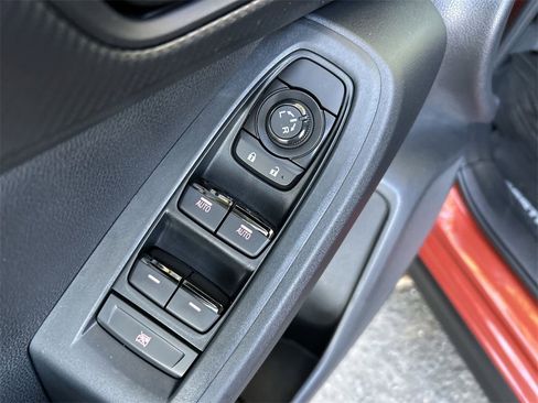 Used 2025 Subaru Crosstrek 2.0i Premium image 16