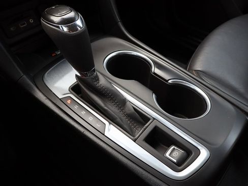 Used 2020 Chevrolet Equinox Premier w/ Premier Redline Edition FWD image 19