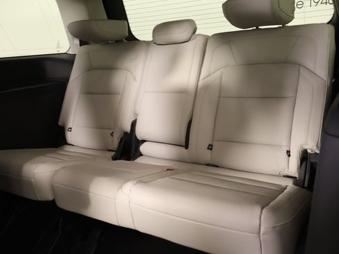 New 2026 Lincoln Navigator Premiere AWD/4WD image 12