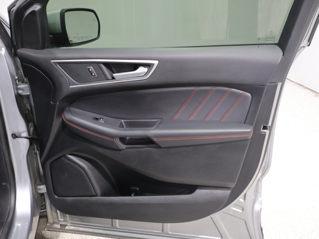Used 2024 Ford Edge ST-Line w/ Class II Trailer Tow Package AWD/4WD image 26