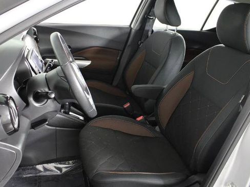 Certified 2020 Nissan Kicks SR image 18