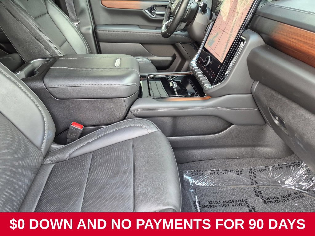 Used 2025 GMC Yukon Denali AWD/4WD image 32