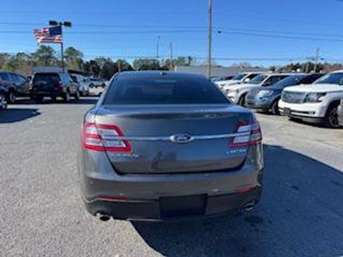Used 2017 Ford Taurus Limited image 4