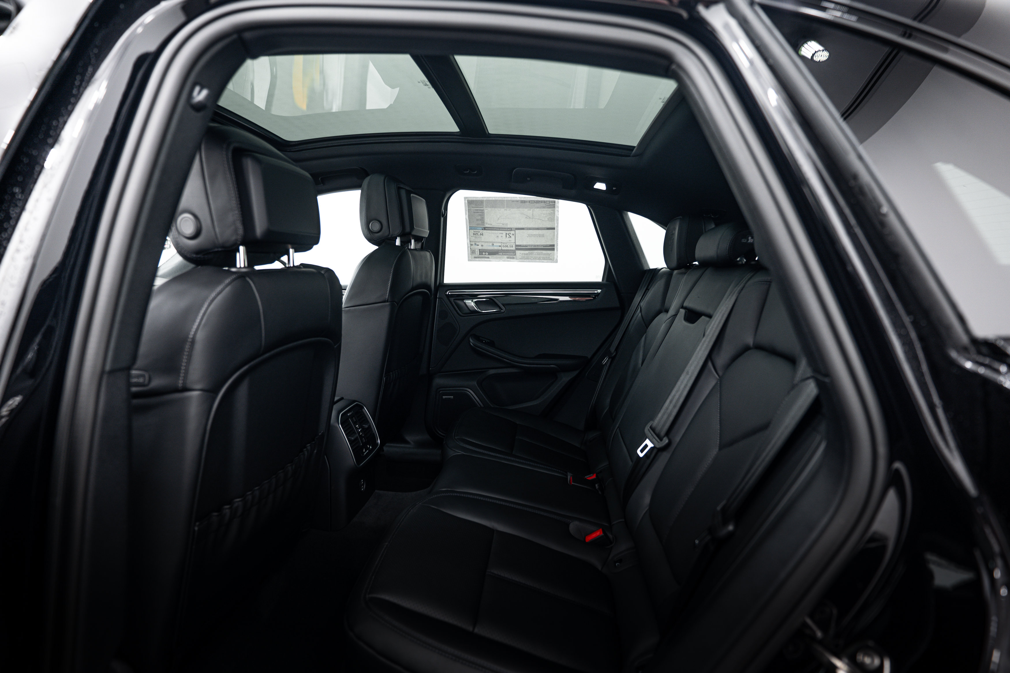 Certified 2026 Porsche Macan Turbo AWD/4WD image 22