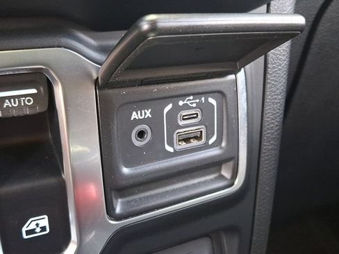 Used 2019 Jeep Wrangler Sport AWD/4WD image 22