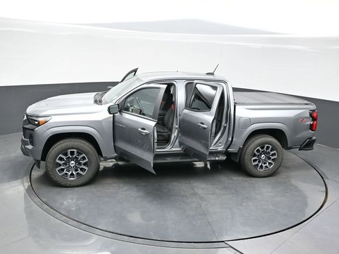 Used 2024 Chevrolet Colorado Z71 w/ Z71 Convenience Package 2 image 39