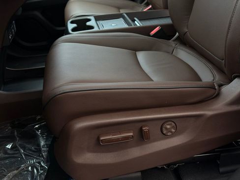 New 2026 Honda Odyssey Touring image 14