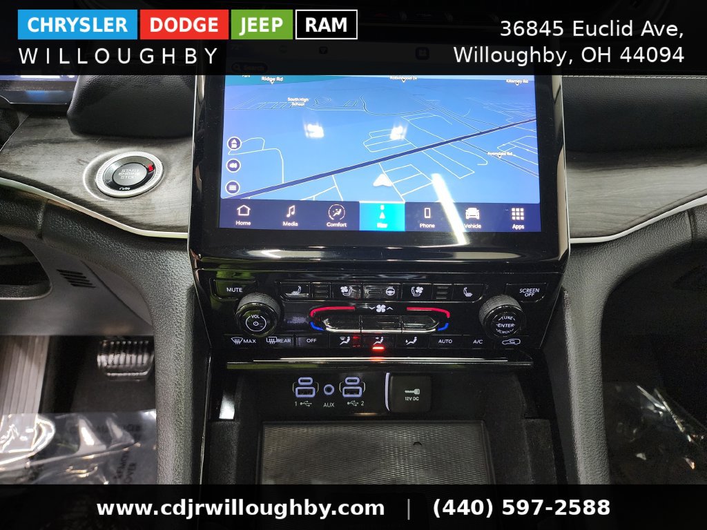 Used 2023 Jeep Grand Cherokee Limited w/ Luxury Tech Group II AWD/4WD image 21