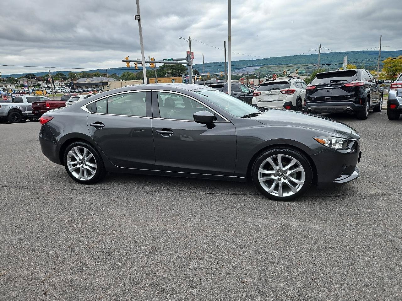 Used 2017 MAZDA MAZDA6 Touring FWD image 2