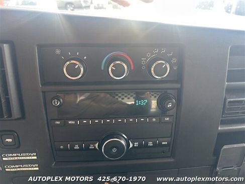 Used 2017 Chevrolet Express 2500 image 21