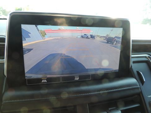 Used 2021 Chevrolet Tahoe Z71 w/ Rear Media and Nav Package image 11