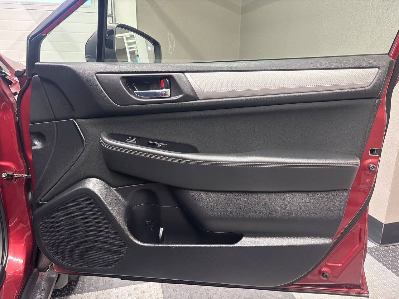 Used 2019 Subaru Outback 2.5i Premium w/ Popular Package #2 AWD/4WD image 23
