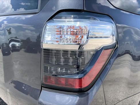 Used 2021 Toyota 4Runner Limited AWD/4WD image 30