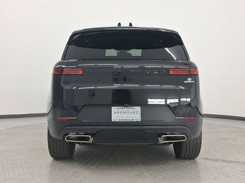 Used 2025 Land Rover Range Rover Sport SE image 10