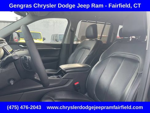 Used 2023 Jeep Grand Cherokee Limited w/ Luxury Tech Group II AWD/4WD image 49