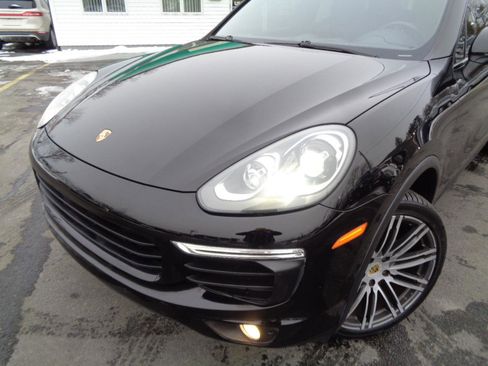 Used 2016 Porsche Cayenne Platinum Edition image 18