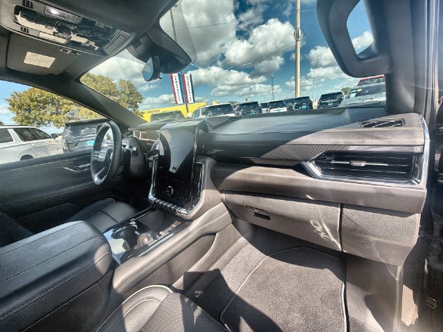 Used 2026 GMC Yukon Elevation w/ Elevation Premium Package RWD image 28