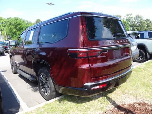 Used 2024 Jeep Wagoneer L Series II w/ Flexible Seating Group AWD/4WD image 6
