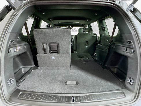 Used 2025 Jeep Grand Cherokee L Altitude image 24