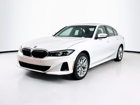 Used 2025 BMW 330i Sedan image 3