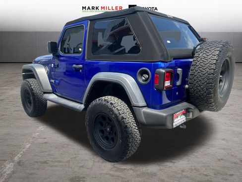 Used 2020 Jeep Wrangler Sport AWD/4WD image 3