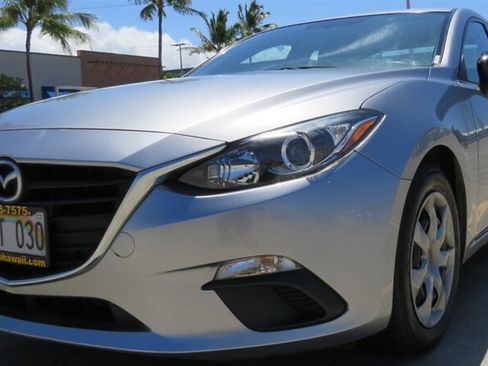 Used 2015 MAZDA MAZDA3 i SV FWD image 9
