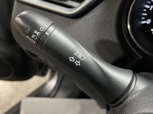 Used 2015 Nissan Rogue SV image 19