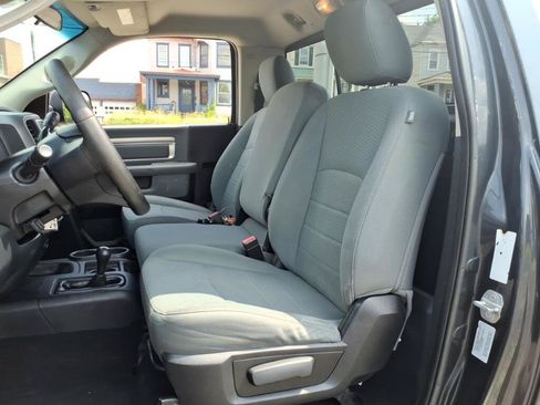 Used 2015 RAM 2500 Tradesman w/ Chrome Appearance Group AWD/4WD image 9